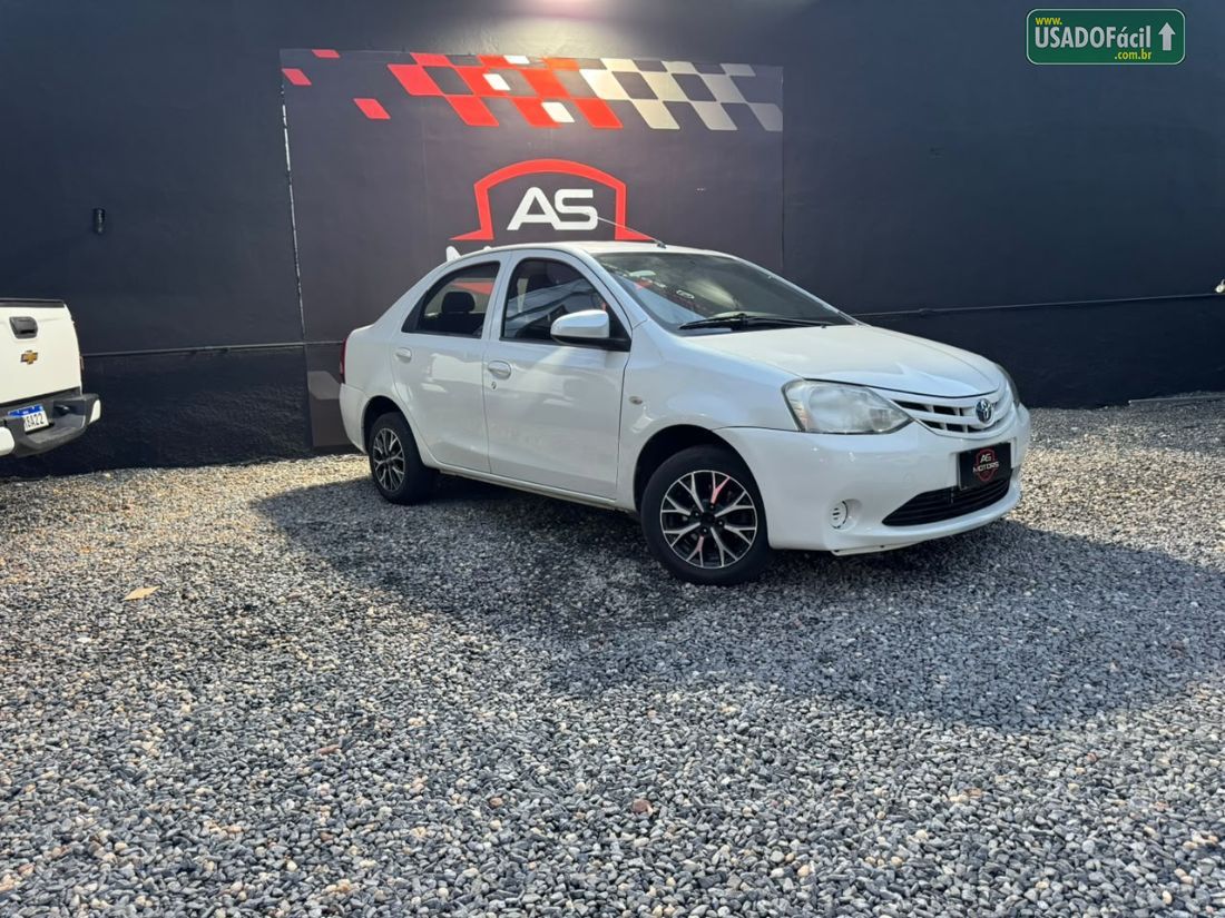 Toyota Etios Sedan XLS 1.5 Mecânico Flex 2014/2015 — foto 10 de 18