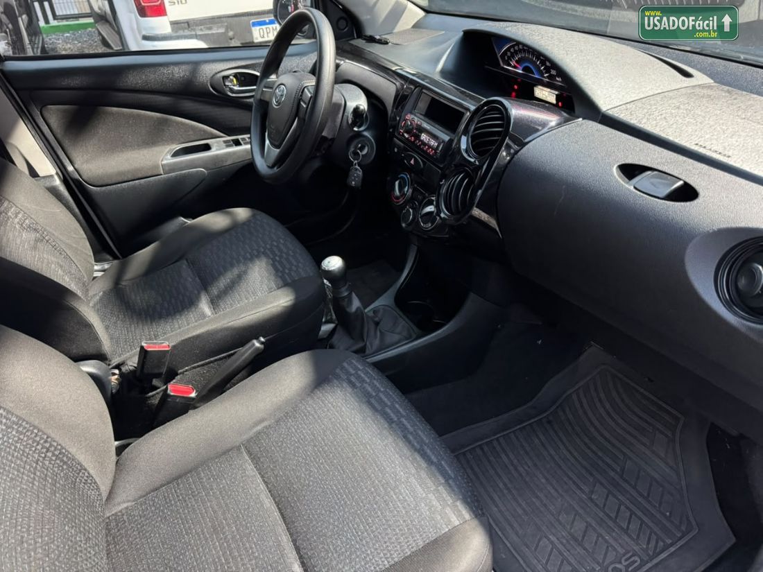 Toyota Etios Sedan XLS 1.5 Mecânico Flex 2014/2015 — foto 14 de 18