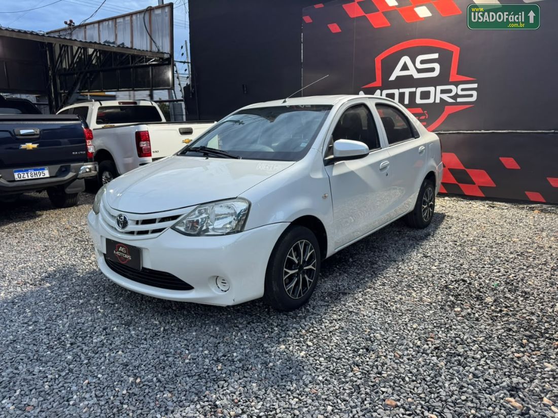 Toyota Etios Sedan XLS 1.5 Mecânico Flex 2014/2015 — foto 2 de 18