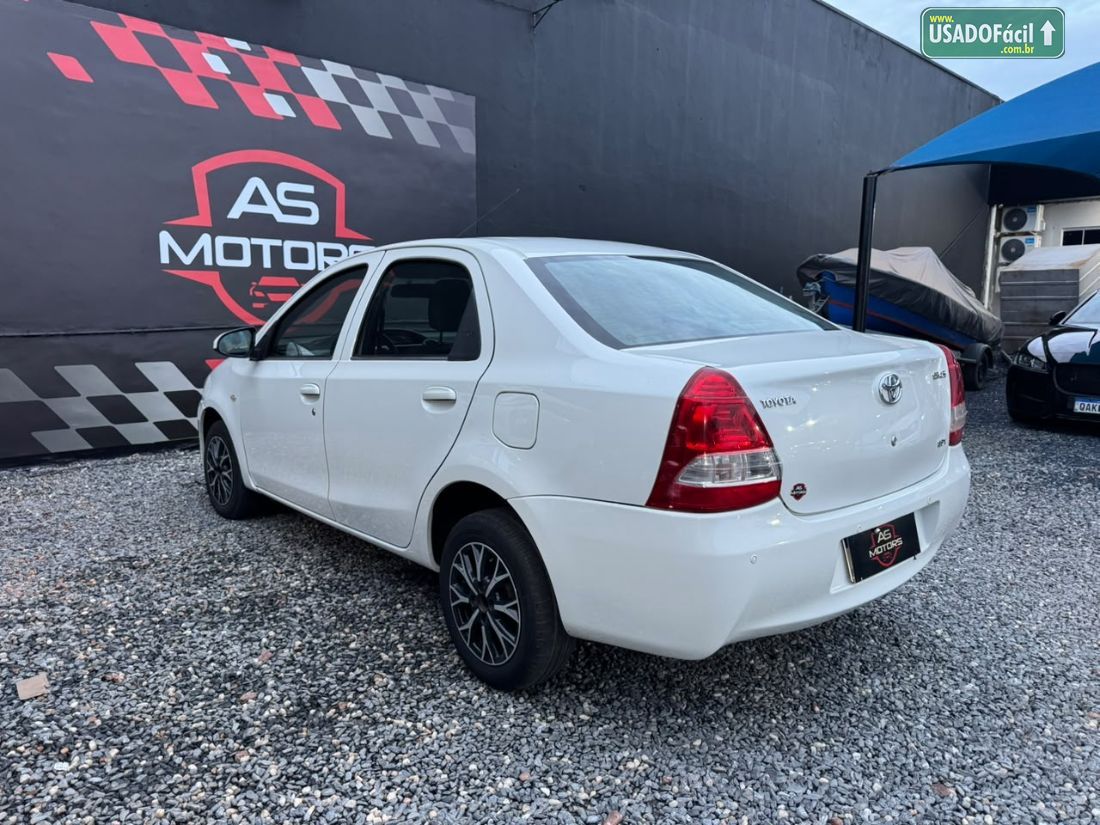 Toyota Etios Sedan XLS 1.5 Mecânico Flex 2014/2015 — foto 6 de 18