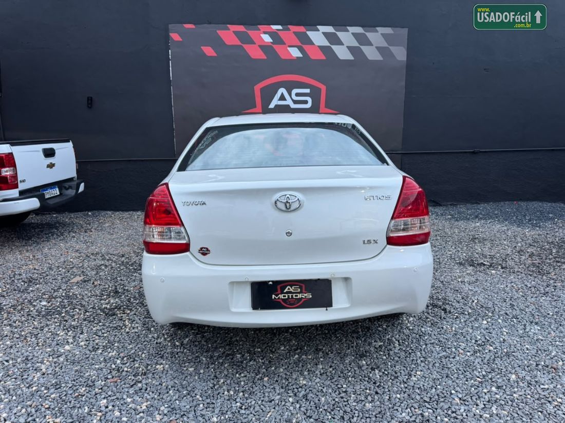 Toyota Etios Sedan XLS 1.5 Mecânico Flex 2014/2015 — foto 7 de 18