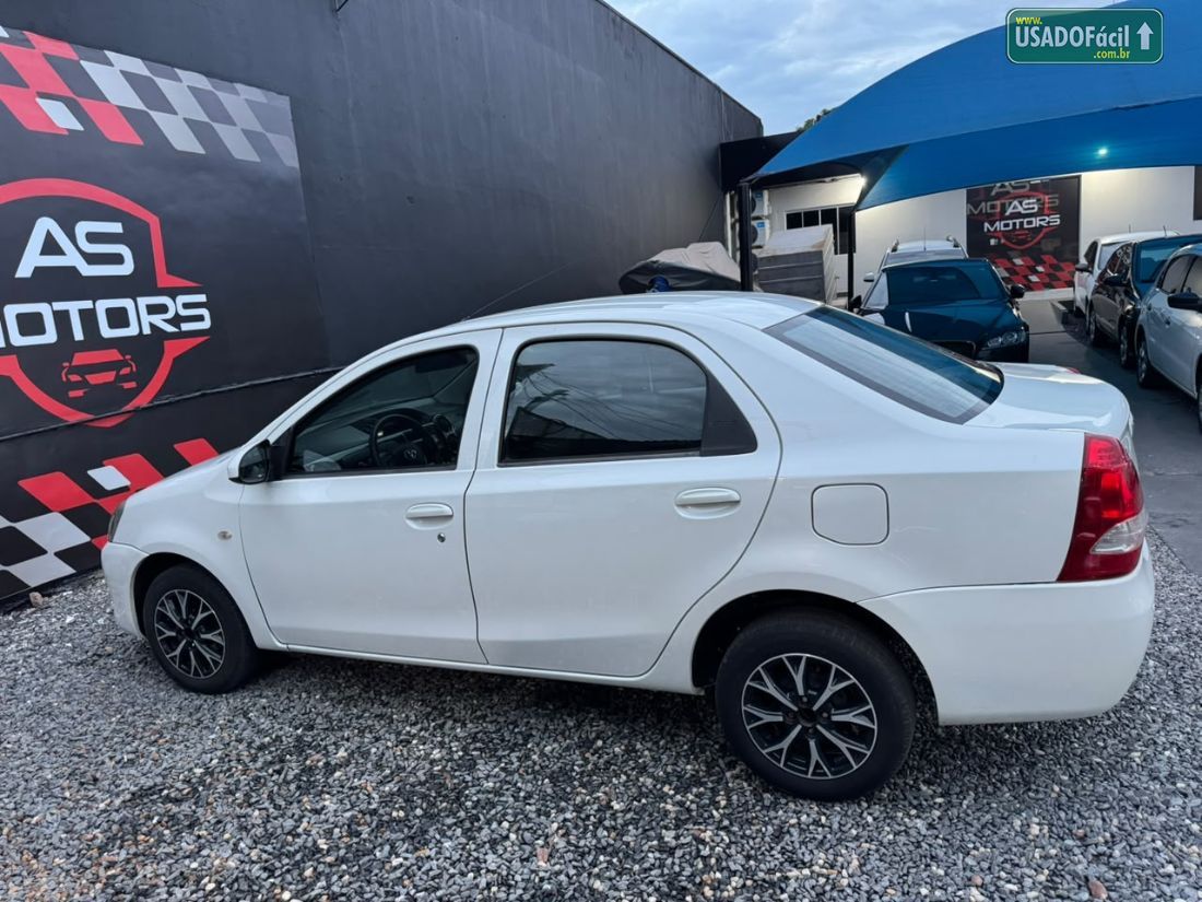 Toyota Etios Sedan XLS 1.5 Mecânico Flex 2014/2015 — foto 8 de 18