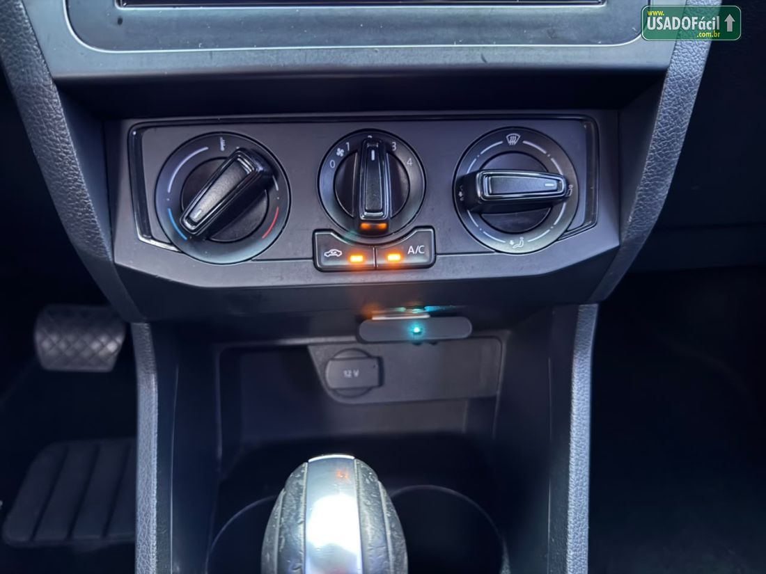 Volkswagen Voyage 1.6 MSi Automático Flex 2021/2022 — foto 13 de 23