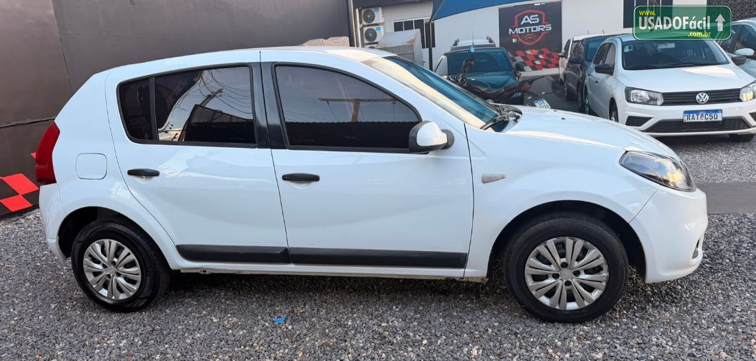Renault Sandero Expression 1.0 Hi-Flex 5P 2011/2012 — foto 2 de 11
