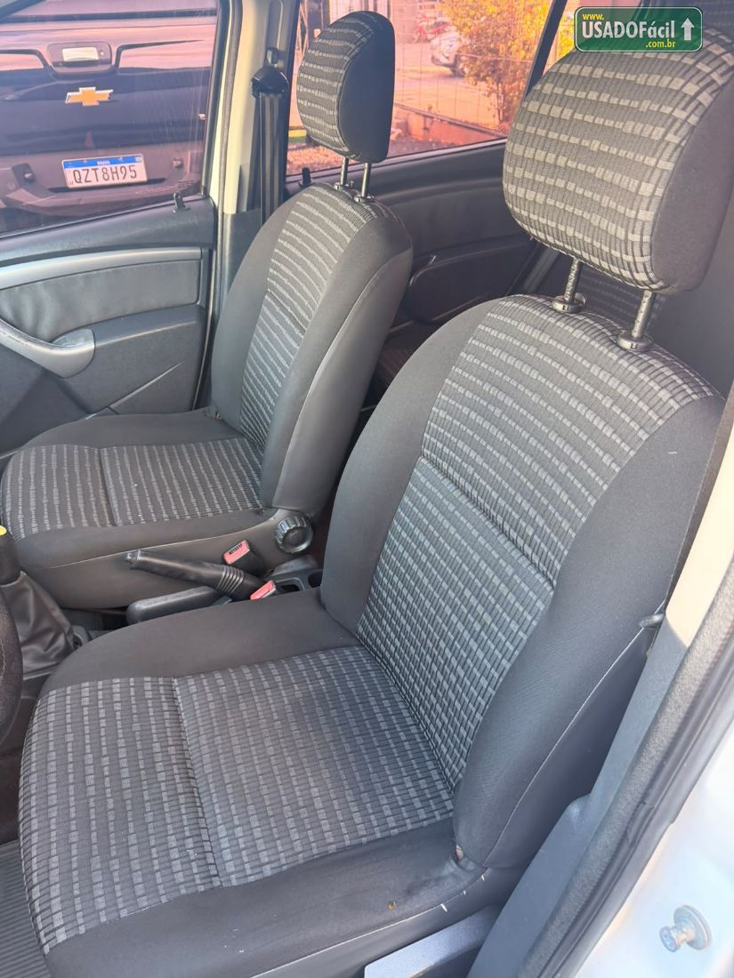 Renault Sandero Expression 1.0 Hi-Flex 5P 2011/2012 — foto 8 de 11