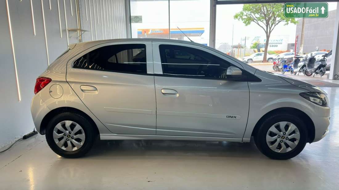 CHEVROLET/GM Onix Hatch LT 1.0 Mecânico Flex 2018/2018 — foto 4 de 24