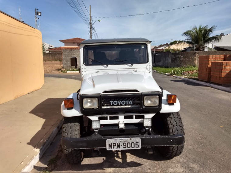 Veículo à venda TOYOTA JEEP BANDEIRANTES 4X4 1991/1991 por R 60000,00 Usado Fácil Carros