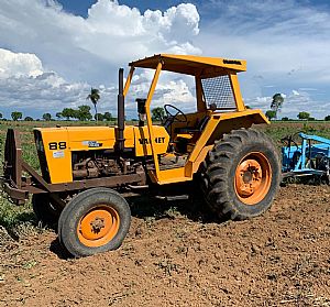 Trator Valmet 88 Série Prata