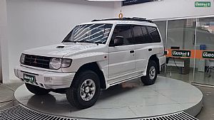 Pajero GLS-B 4x4 Mecânico 7 Lugares