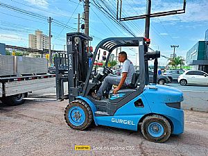 Empilhadeira Gurgel 3500 KG