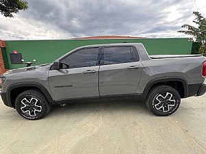 Rampage Rebel Hurricane 4 CD 2.0 Turbo 4X4 Automático