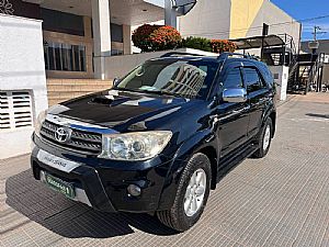 Hilux SW4 SRV D4-D 3.0 4x4 TDI Automático Diesel