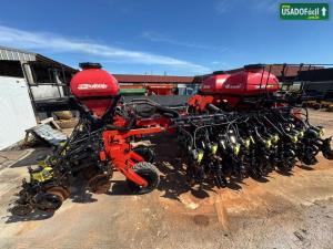 Plantadeira Baldan Gigamax Auto transportável 30 Linhas