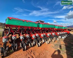 Plantadeira plant center 24 linhas