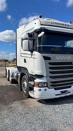 Scania R-440 A 6x4 Highline 2p Diesel E5 2016/2016 em Várzea Grande - MT