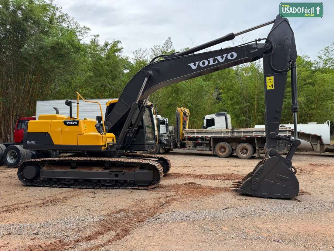 VOLVO Escavadeira EC220 2020/2020 — foto 2 de 7