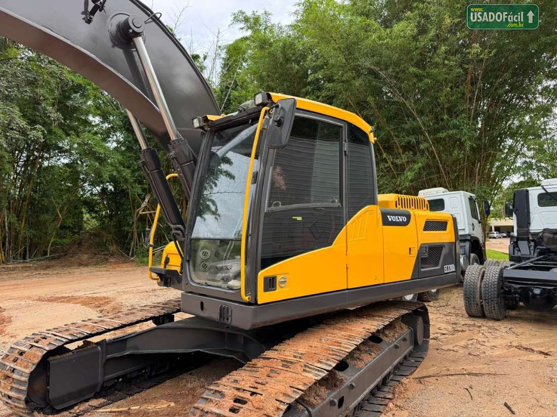 VOLVO Escavadeira EC220 2020/2020 — foto 3 de 7