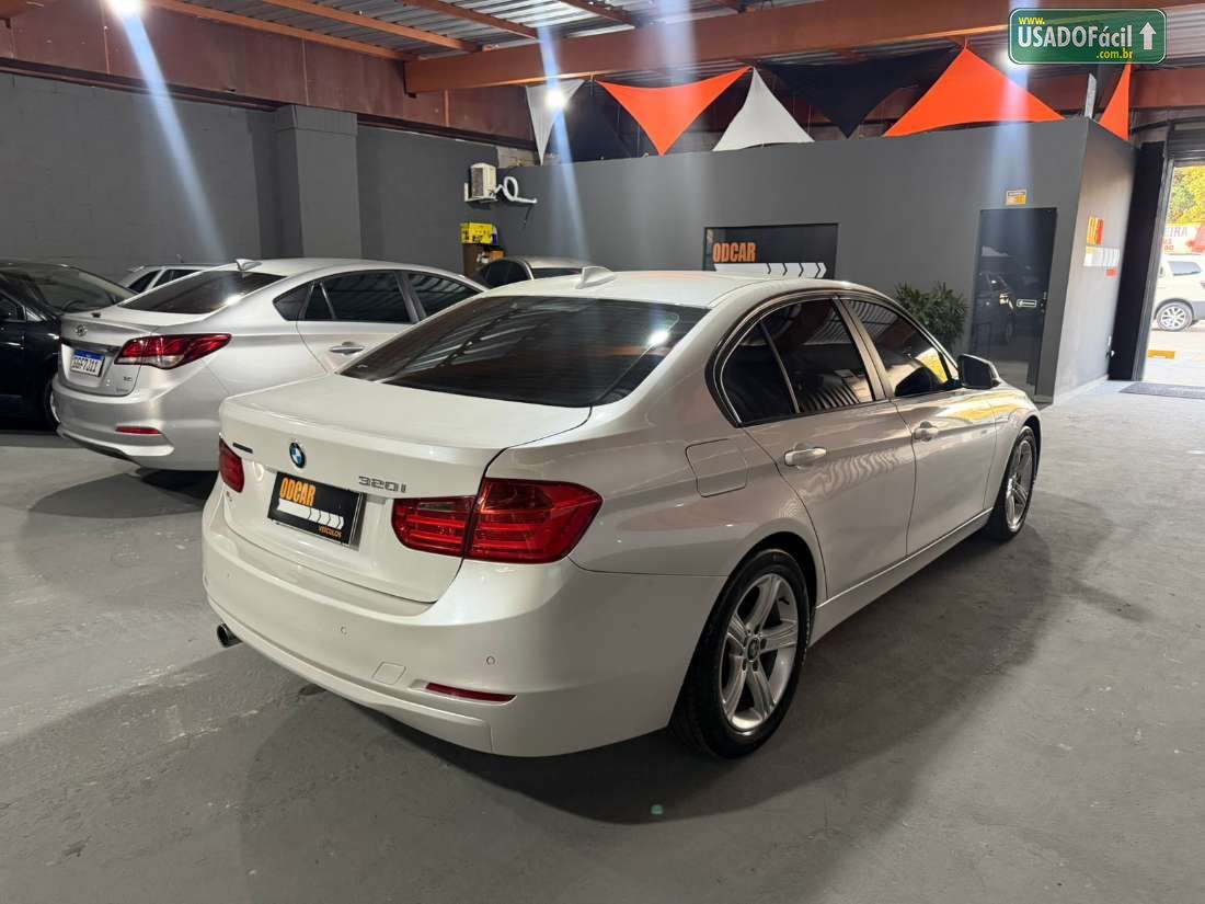 BMW BMW 320iA 2.0 Turbo 2013/2014 — foto 4 de 12