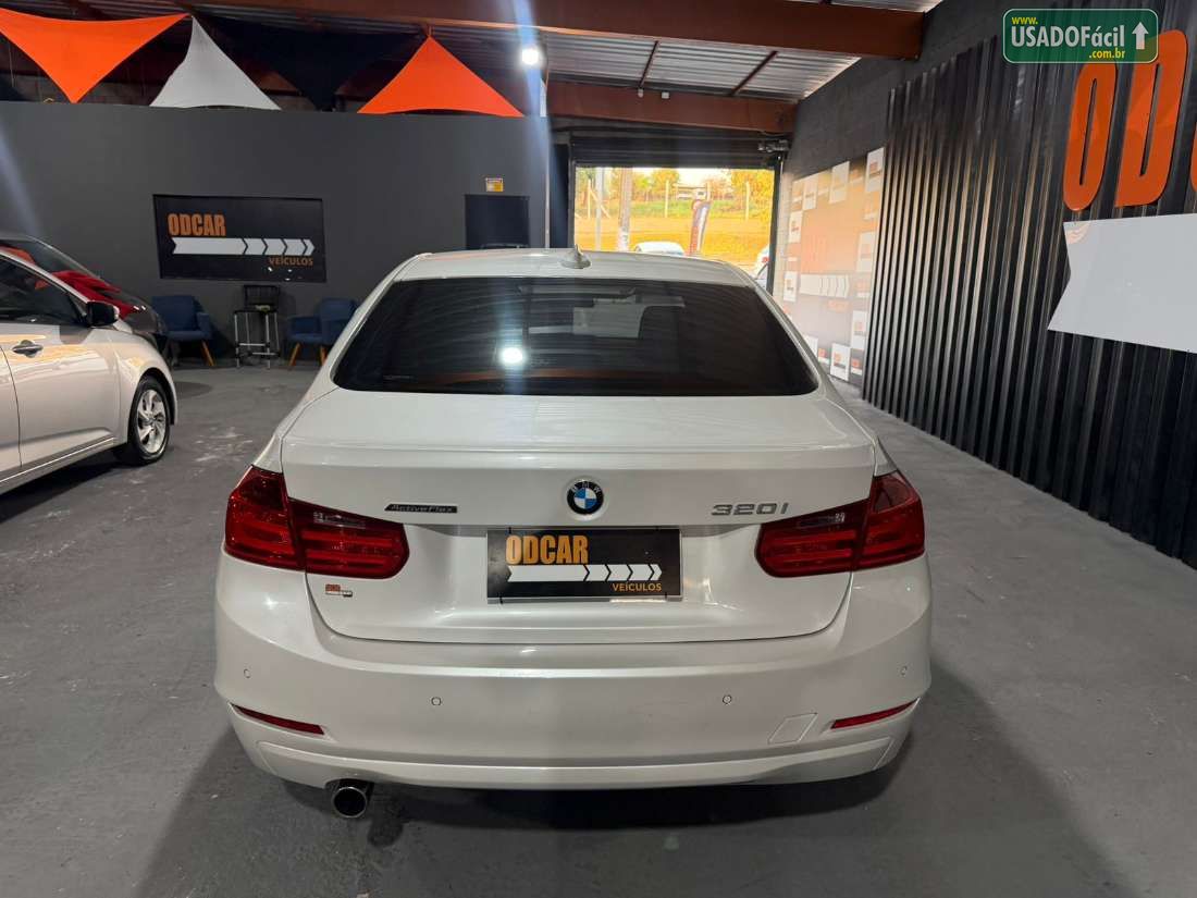 BMW BMW 320iA 2.0 Turbo 2013/2014 — foto 5 de 12