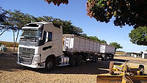 Volvo Fh-540 6x4 2p Diesel E5 2021/2021 em Primavera do Leste - MT