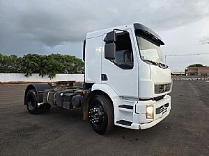 Volvo Vm 330 4x2 2p Diesel E5 2012/2012 em Tangará da Serra - MT