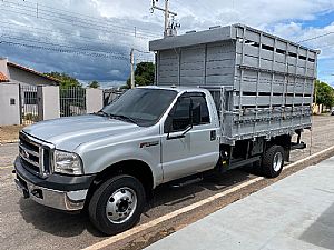 F-4000 4x2 2p Diesele5 2015/2015 em Jaciara - MT