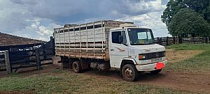 Mercedes 710 Plus 2p Diesel 2007/2007 em Tangará da Serra - MT