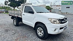 Hilux Cs D4-d 2.5 4x4 Turbo Mecânico Diesel 2011/2011 em Cuiabá - MT