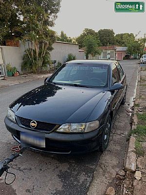 Vectra Gls 2.2 1998/1999 em Cuiabá - MT