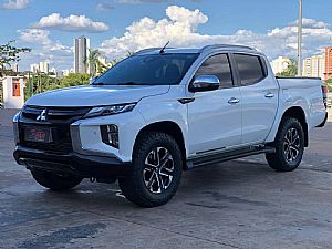 L200 Triton Sport Hpe-s Cd 2.4 4x4 Automático Diesel 2022/2023 em Cuiabá - MT