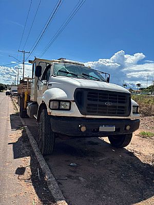 F-16000 2p Diesel 2001/2001 em Rondonópolis - MT