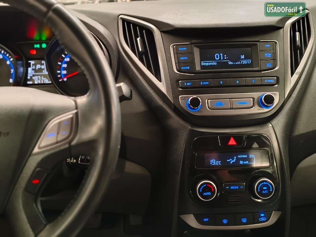 Hyundai HB20 Hatch Premium 1.6 Automático Flex 2015/2016 — foto 11 de 15