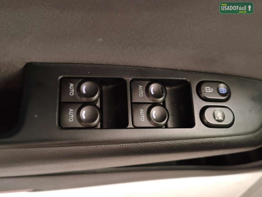 Hyundai HB20 Hatch Premium 1.6 Automático Flex 2015/2016 — foto 14 de 15