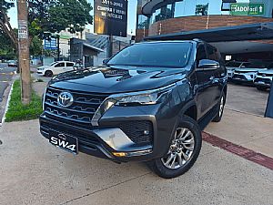 Hilux SW4 SRV 4x2 2.7 Automático Flex 7 lugares