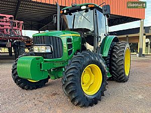 Trator agrícola John Deere 6125J