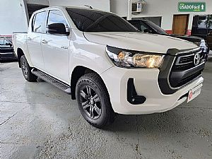 Hilux SR CD Motor 2.8 4X4 TDI  Diesel Automático