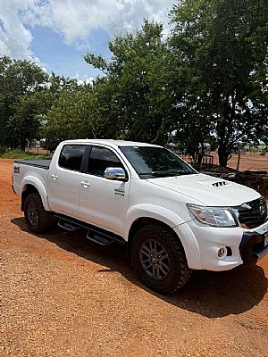 Hilux Srv Cd D4-d 3.0 4x4 Tdi Automático Diesel 2015/2015 em Cuiabá - MT