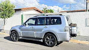 Pajero Hpe Full 3.2 4x4 Turbo Intercooler Automático Diesel 2013/2013 em Cuiabá - MT