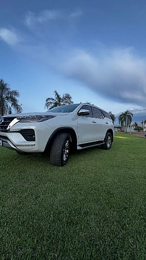 Hilux Sw4 Srx 2.8 4x4 Tdi Automático Diesel 2023/2023 em Sinop - MT