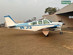 Avião Bonanza F33A