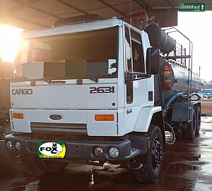 Cargo 2631 6x4 3-Eixos Tanque Pipa