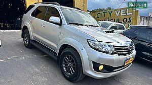 Hilux SRV CD D4-D 3.0 4x4 TDI Automático Diesel