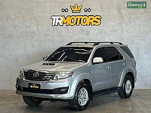 Hilux SW4 SRV D4-D 3.0 4x4 TDI Automático Diesel