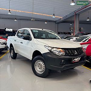 L200 Triton Outdoor GLX CD 2.4 4x4 Mecânico Diesel