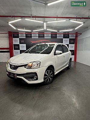 Etios Hatch Platinum 1.5 Automático Flex