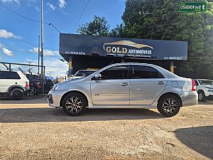 Etios Sedan Platinum 1.5 Automático Flex