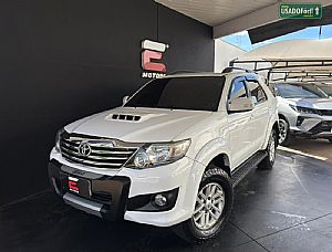 Hilux SW4 SRV D4-D 3.0 4x4 TDI Automático Diesel