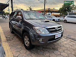 Hilux SW4 SRV D4-D 3.0 4x4 TDI Automático Diesel