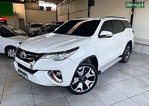 Hilux SR CD 2.7 4x2 Automático Flex