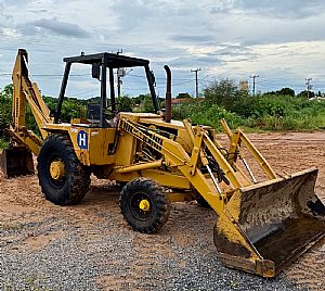 Retroescavadeira Case 580h